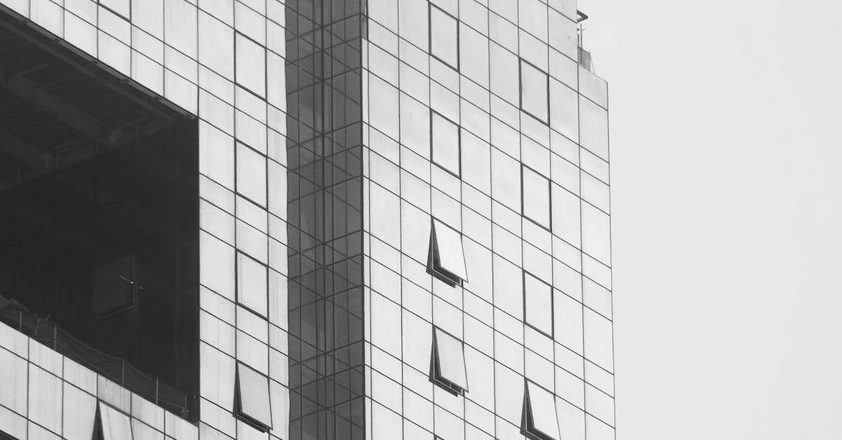 How does the availability of commercial space compare between Downtown, East Austin, South Congress, and other popular areas?